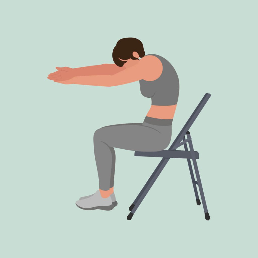 坐姿雙手交叉伸展-椅上運動拉筋舒緩坐骨神經痛